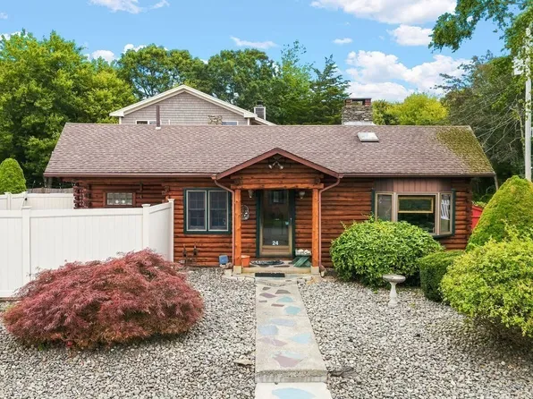 24 Fisherman Rd, Fairhaven, MA 02719