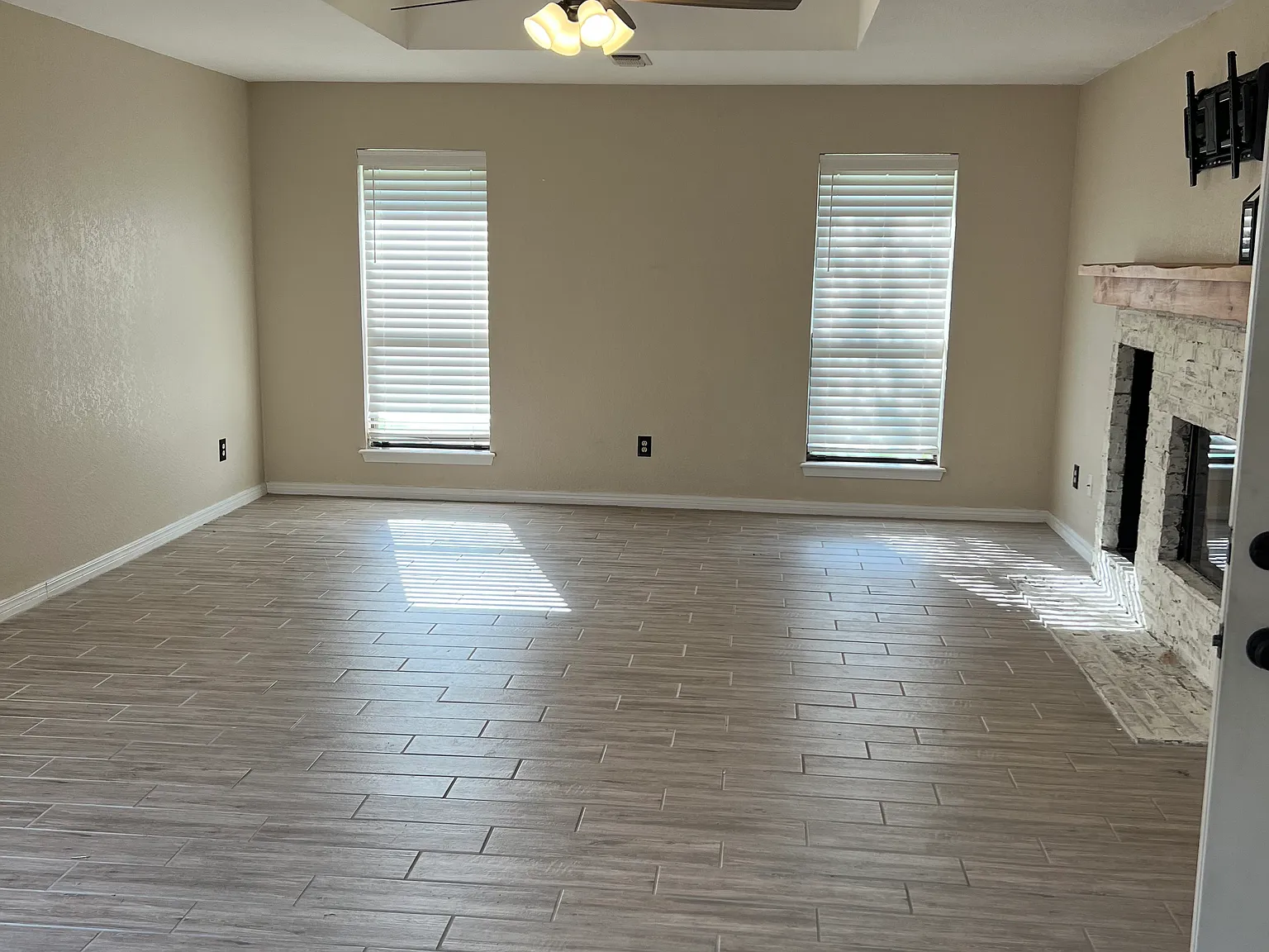 2 bed, 1197 sqft, $1,500 — Photo 2