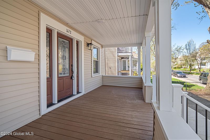 3rd image of 1172 Glenwood Boulevard