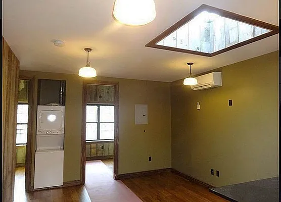 Rented by Premier Metro Realty Corp | media 2