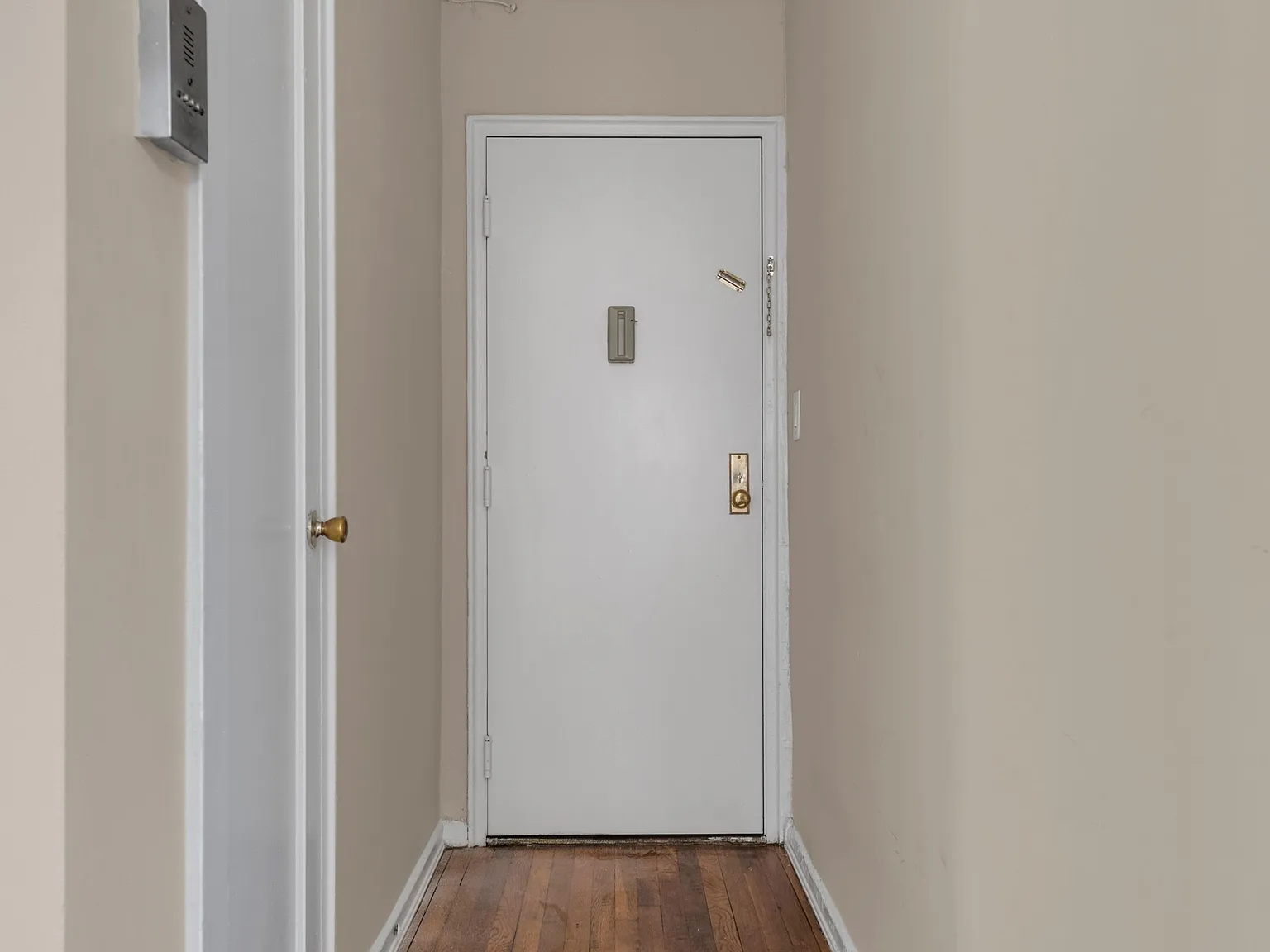 221-56 90th Avenue — Photo 3