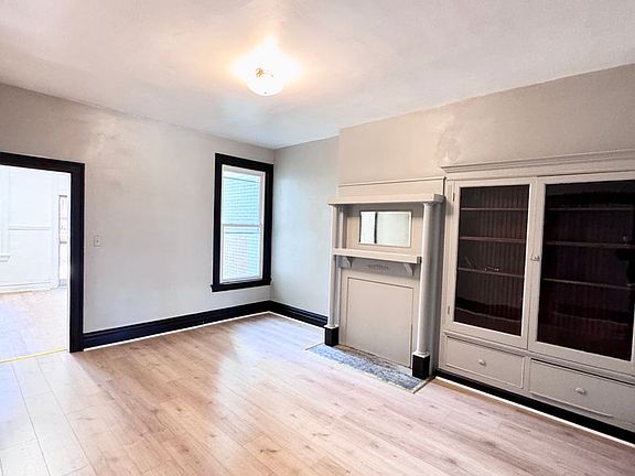 5th image of 504 1/2 Peebles St #506