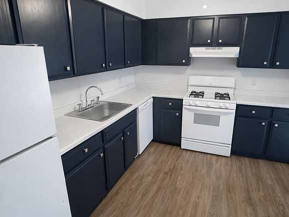 5th image of 1004 7th St SE APT 301