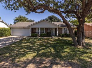 1613 Meadow Lane Ter, Fort Worth, TX 76112