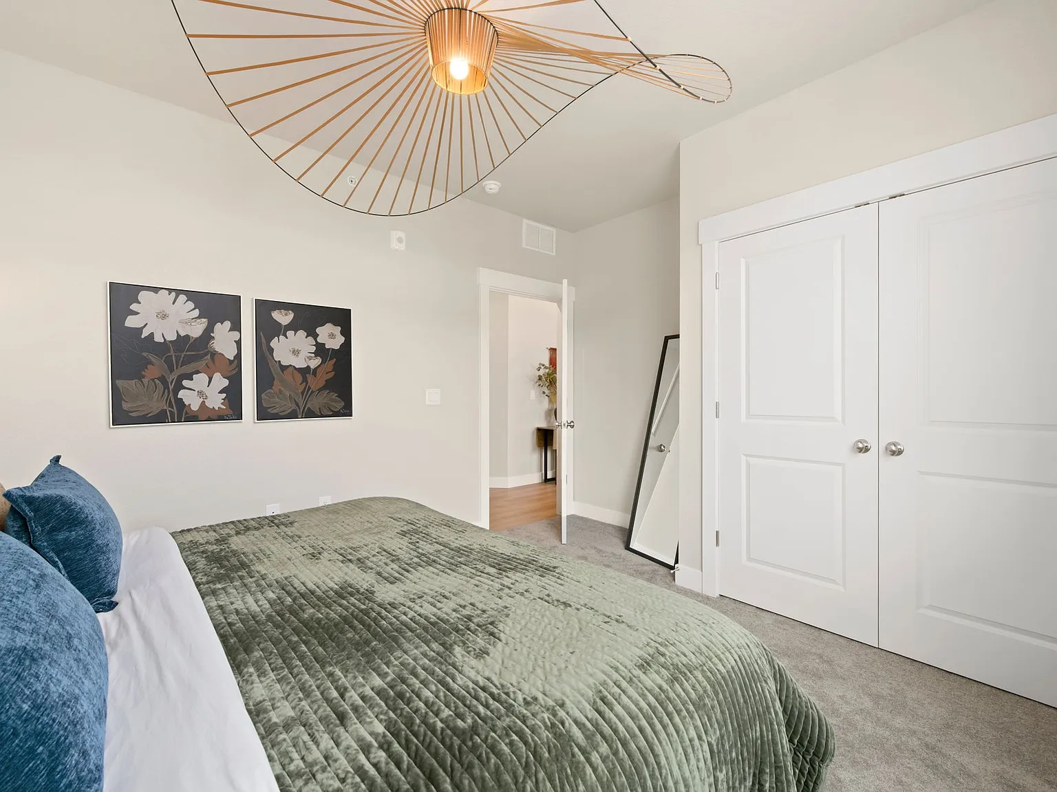 2 bed, 1174 sqft, $3,950 — Photo 3