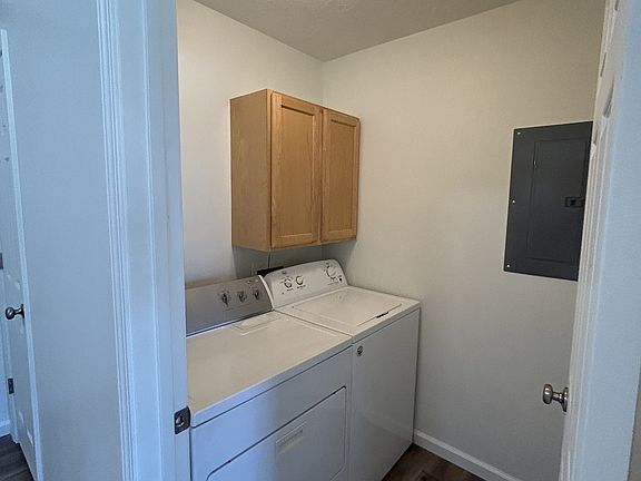 2nd image of 404 Par Ave #1