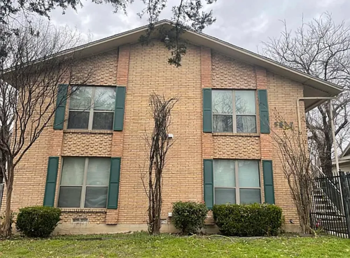 2 bed, 900 sqft, $1,295 — Photo 1