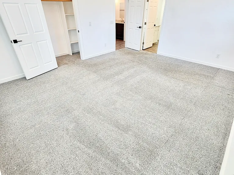 241 N Brown St — Photo 11