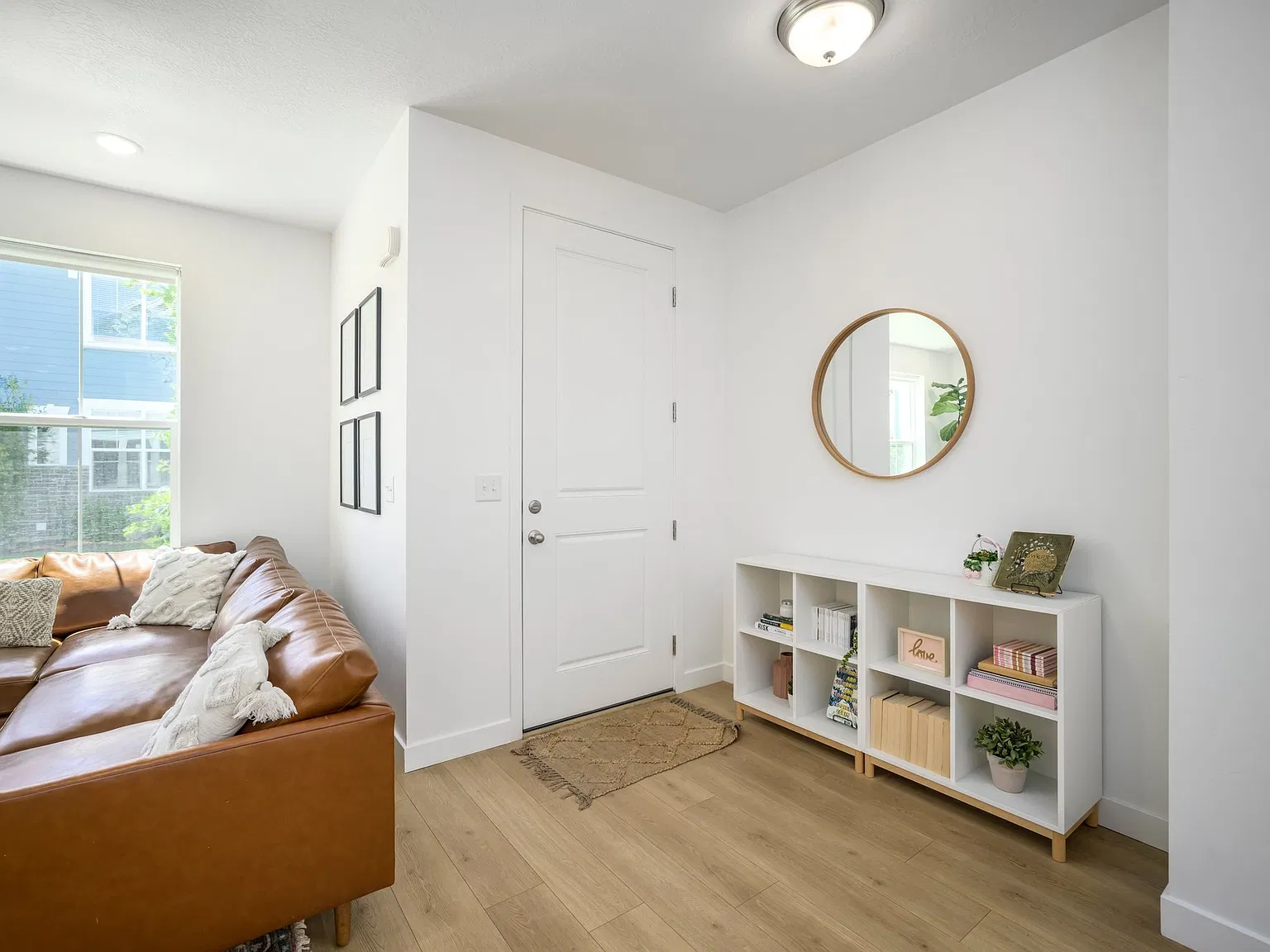 4 bed, 3.5 bath, 2410 sqft, $2,500 — Photo 3