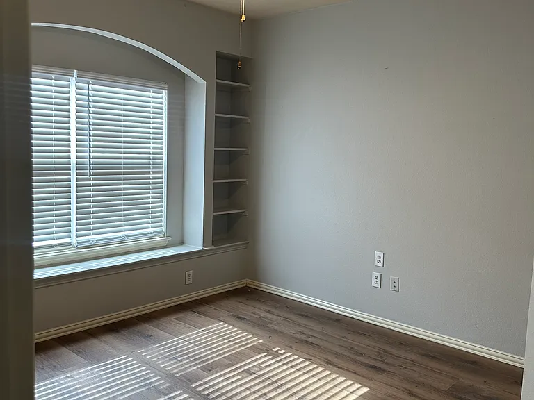 4561 Grassy Glen Dr — Photo 10