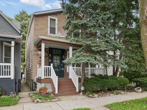 3925 N Troy St, Chicago, IL 60618
