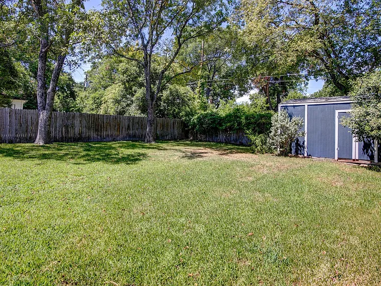 8713 Diceman Dr — Photo 10