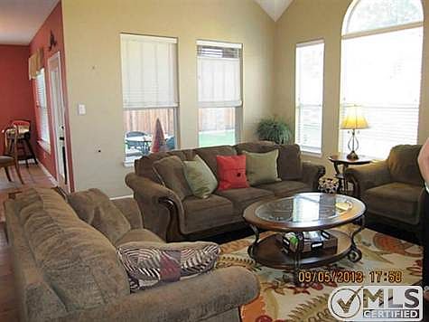 4th image of 2816 Deerhurst Dr