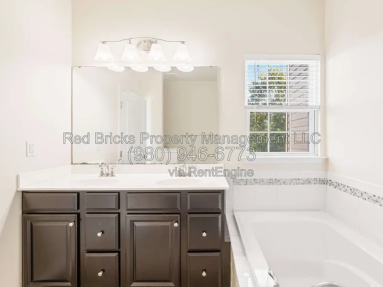 2306 Rachelwood Dr — Photo 23