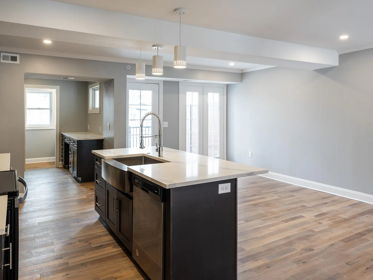 Plaza Townhomes — Photo 2