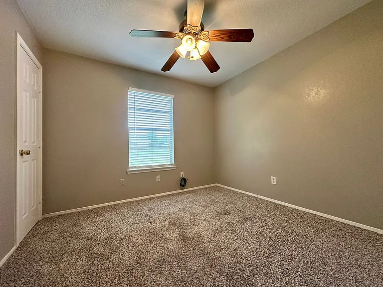 148 Bowie Ln — Photo 11