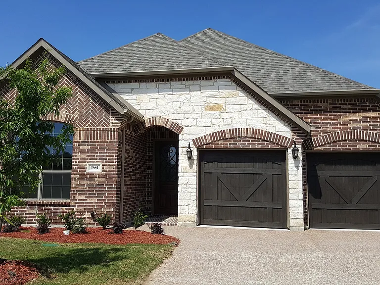1551 Trowbridge Cir — Photo 3