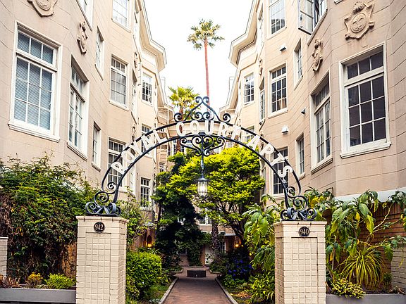 Main entrance door of the apartment building at 940 Hayes St, San Francisco, CA 94117, USA