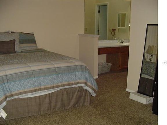 3rd image of 713 Magnolia Pl