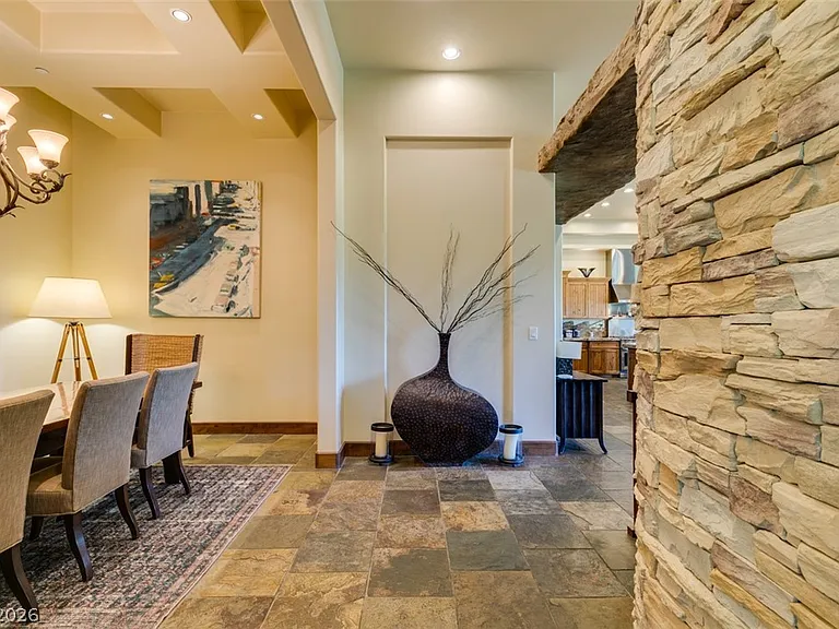549 Regents Gate Dr — Photo 10