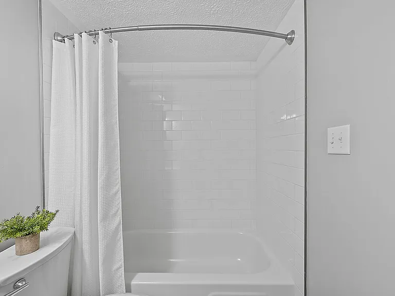 8Ninety at Loveland — Photo 26