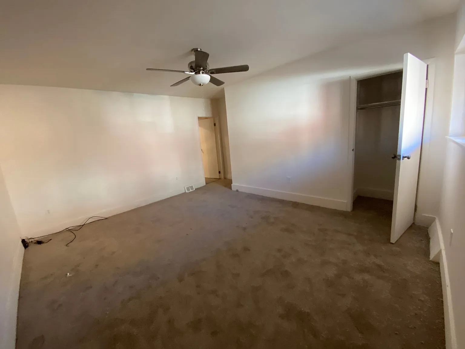 2224 Sarah Street — Photo 2