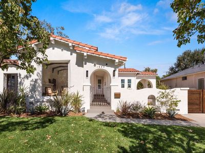 1653 Country Club Dr, Glendale, CA, 91208