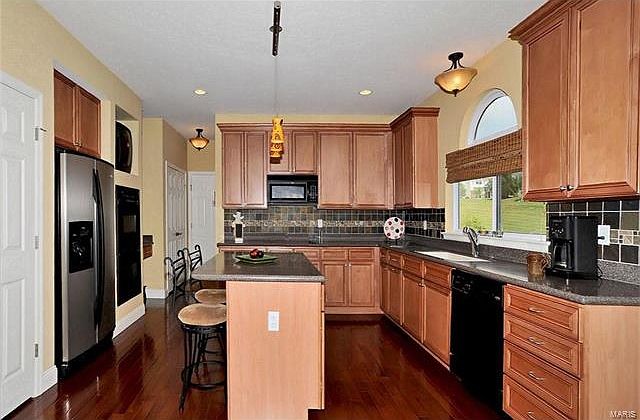 1st image of 220 Spyglass Hill Dr