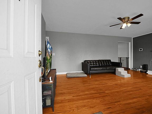 4th image of 2722 Melane Ave