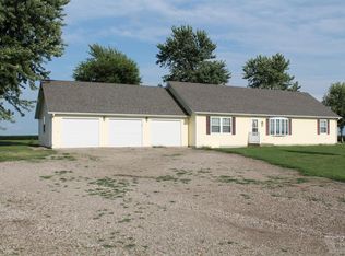 3245 35th St, Grinnell, IA 50112