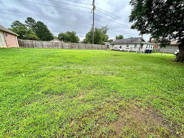 4802 S 28th St — Photo 32