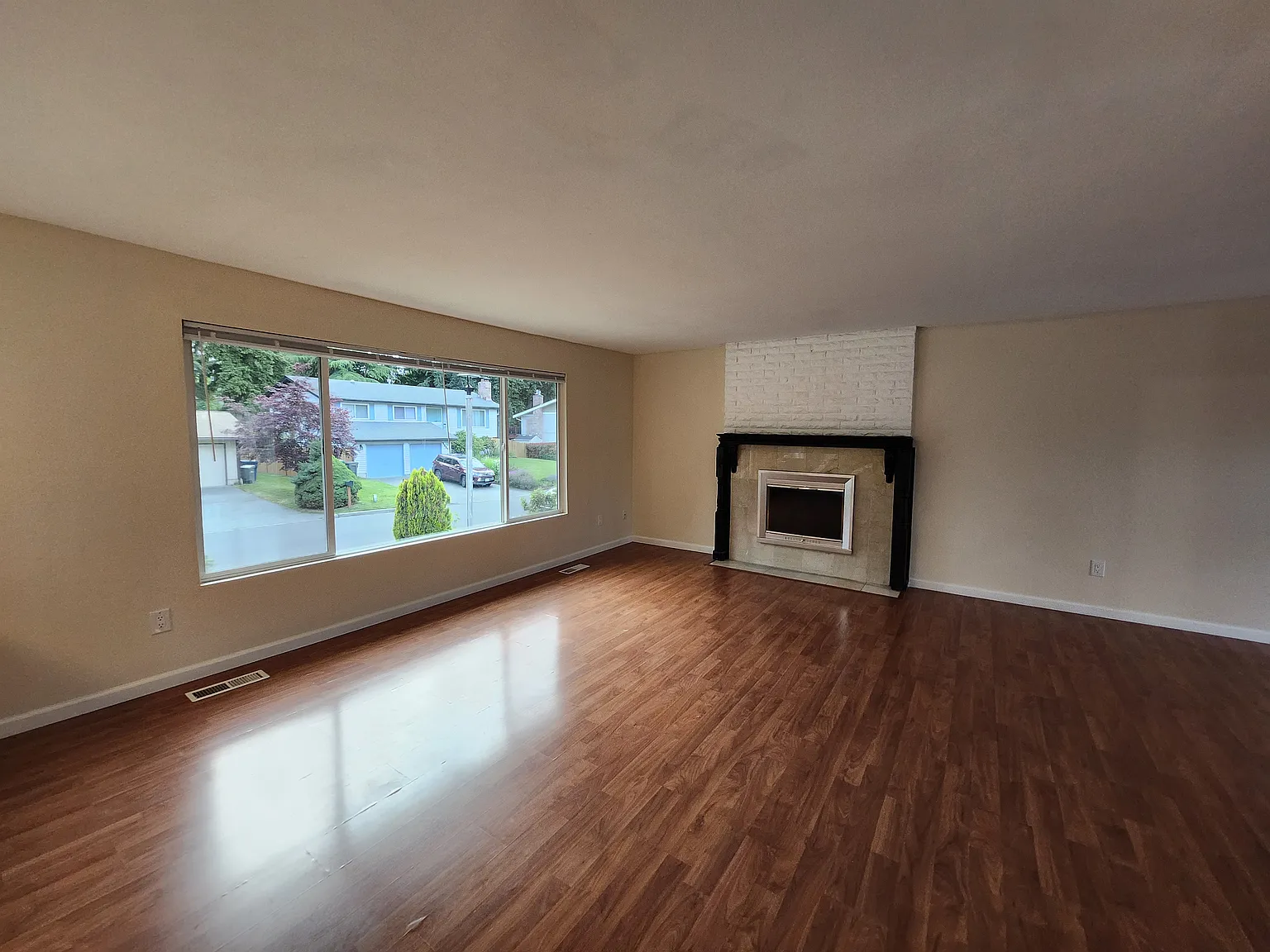4 bed, 2.5 bath, 2160 sqft, $3,600 — Photo 3