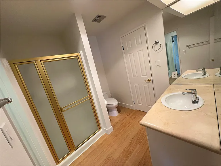 2235 W 25th St #112 — Photo 14