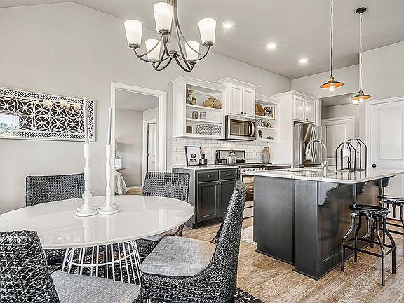 Dawson- Canvas Collection