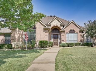 628 Palo Duro Dr, Hurst, TX 76054