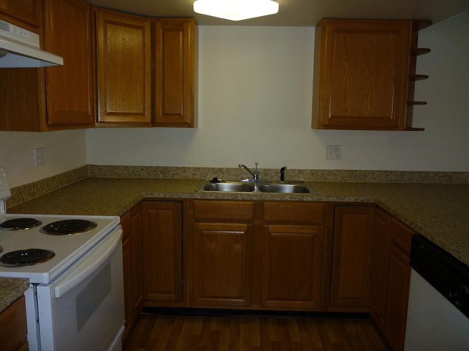 1st image of 815 N 70th St
