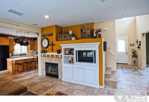 4th image of 21808 Taylor Ct