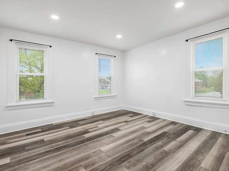 1421 Gault St — Photo 34