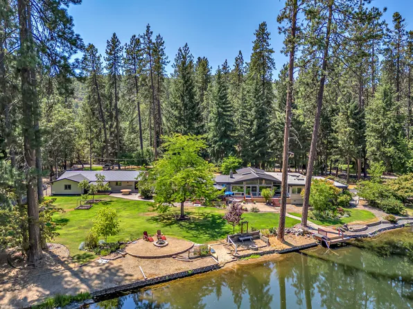 8980 Hardy Way, Gold Hill, OR 97525