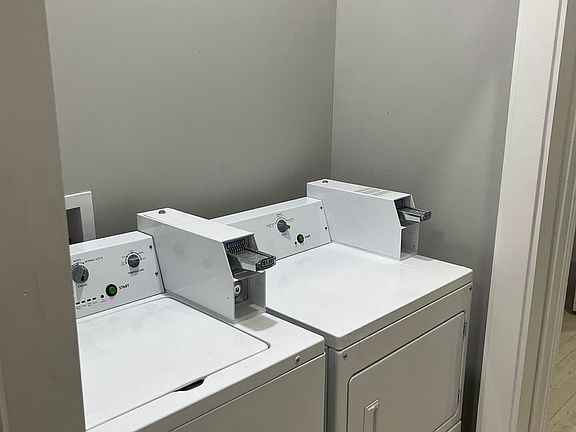 3rd image of 114 E Franklin St #2