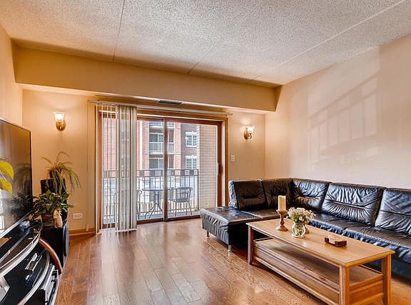 3rd image of 7410 W Lawrence Ave Unit 213