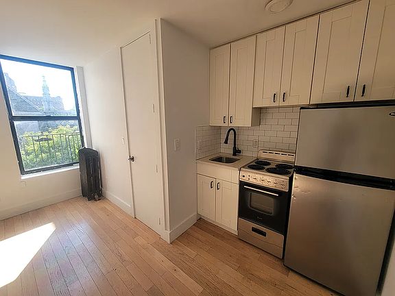 2nd image of 137 W 137th St #5P