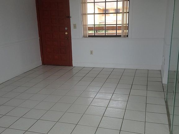 4th image of 1425 SW 122nd Ave APT 10