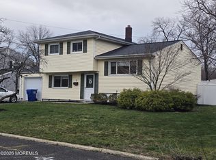 5 Stratton Place, Middletown, NJ 07748