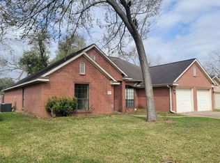 205 Balsam St, Lake Jackson, TX 77566