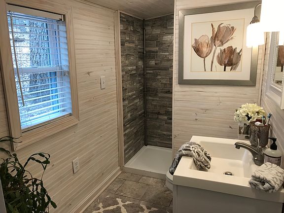 Master bathroom 