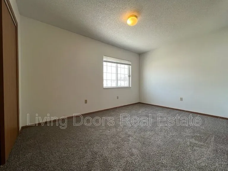 605 S Washington St #13 — Photo 7
