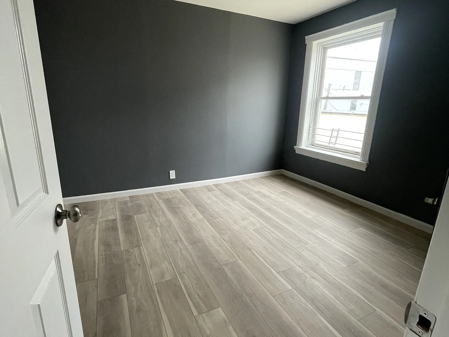 2 bed, 1000 sqft, $1,850 — Photo 2