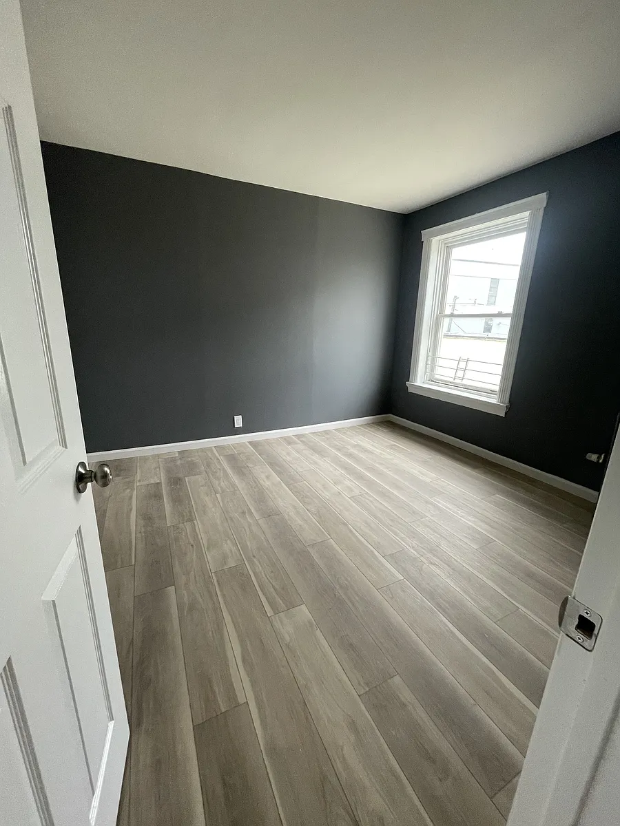Building Photo - 1348 W Front St #3C