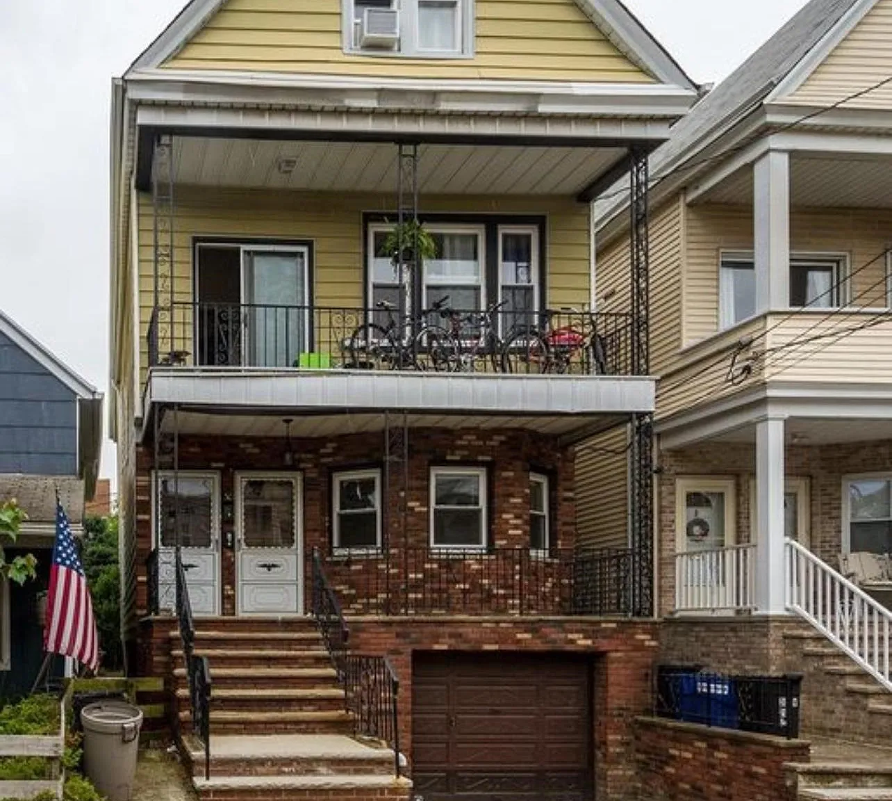 5 bed, 2.0 bath, $3,600 — Photo 1